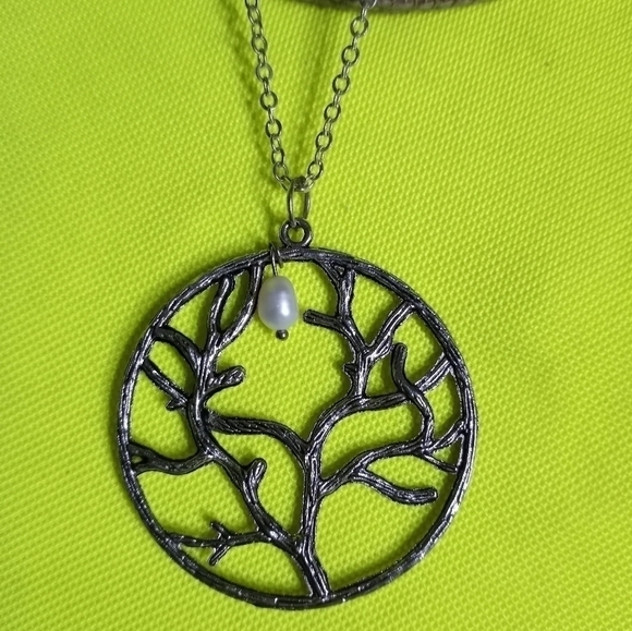 Silvertone pearl tree toggle chain necklace nature - Picture 4 of 5